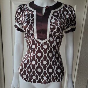 Bebe Size XS Silk Blend Brown & White Short Sleeve Blouse